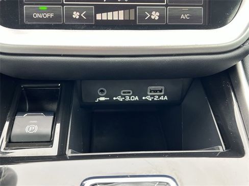 Certified 2025 Subaru Outback Premium w/ Popular Package #1A image 13