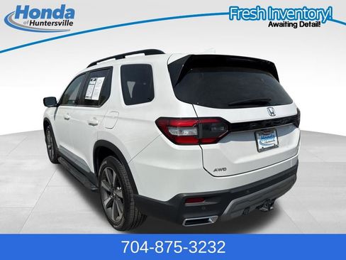 Used 2024 Honda Pilot Elite image 6