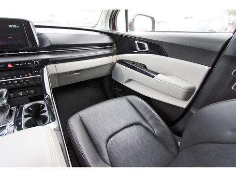 Used 2022 Kia Carnival SX FWD image 12