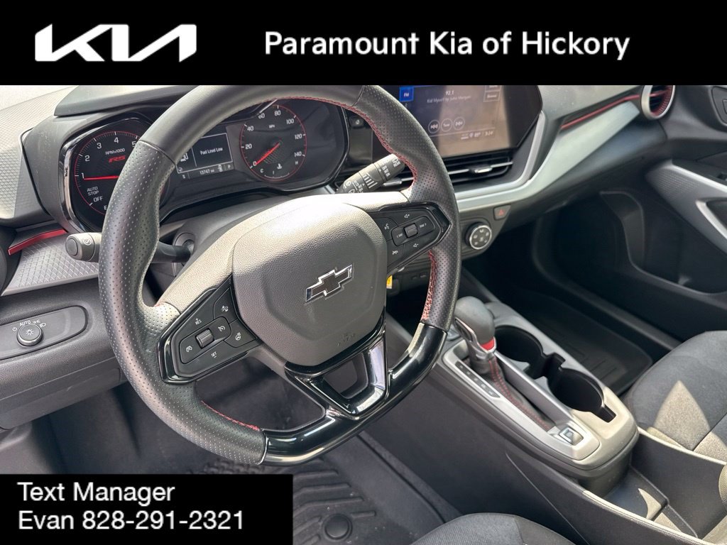 Used 2025 Chevrolet Trax RS w/ Driver Confidence Package FWD image 19