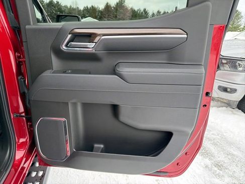 Used 2025 Chevrolet Silverado 1500 LT Trail Boss w/ Convenience Package II image 30