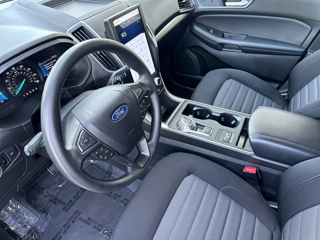 Used 2024 Ford Edge SE w/ Black Appearance Package AWD/4WD image 8