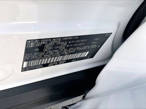 Used 2024 Toyota Venza Limited AWD/4WD image 19