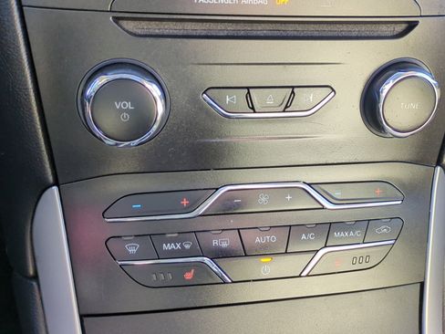 Used 2015 Ford Edge SEL w/ Equipment Group 201A image 24