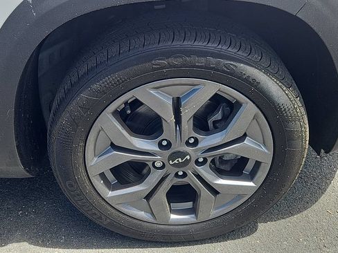 Certified 2025 Kia Seltos LX AWD/4WD image 10