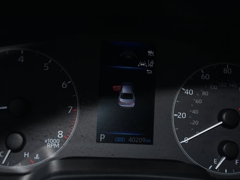 Used 2023 Toyota Corolla SE image 13