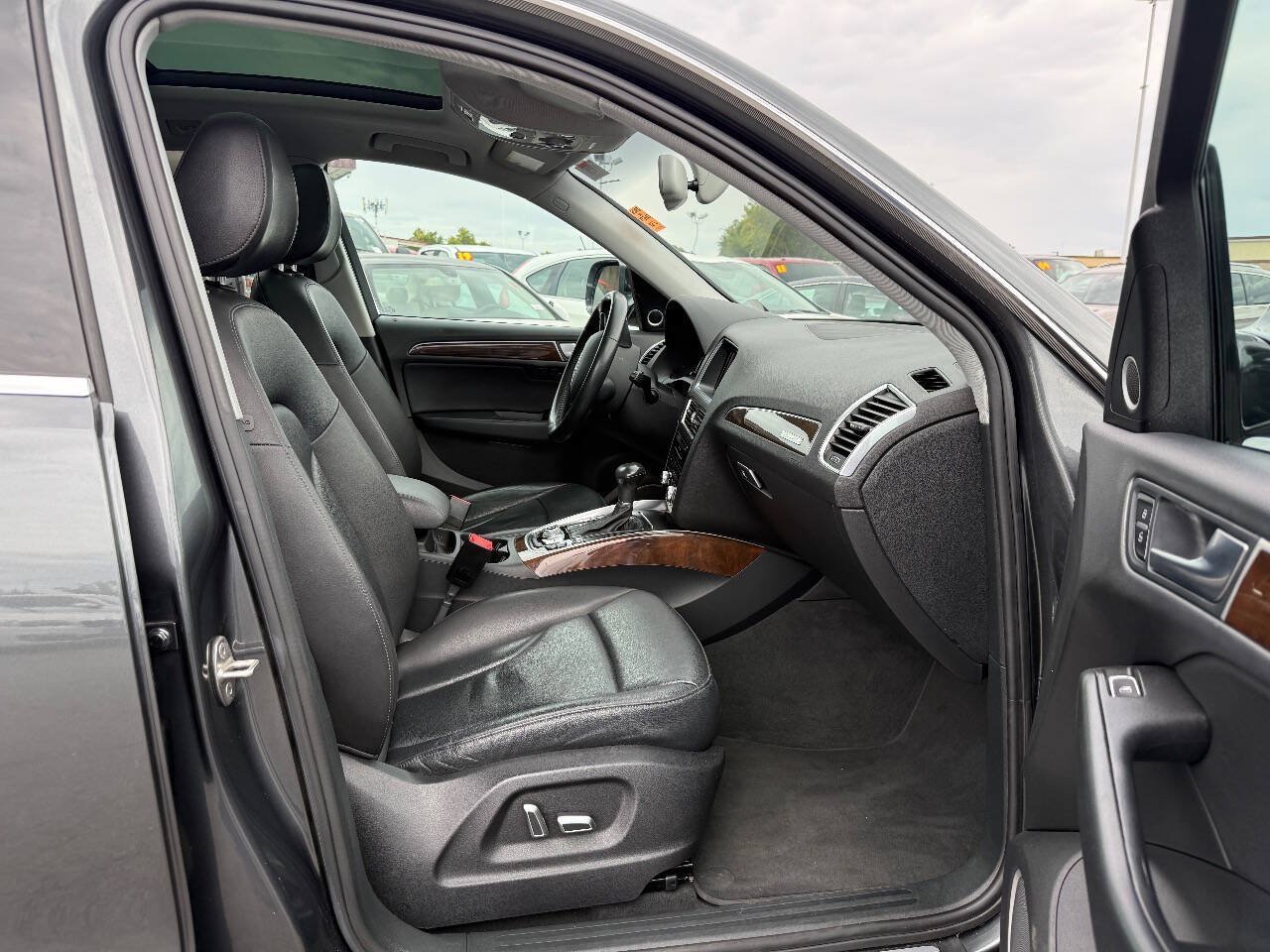 Used 2017 Audi Q5 2.0T Premium Plus w/ Technology Package AWD/4WD image 13