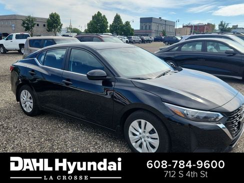 Used 2024 Nissan Sentra S FWD image 1