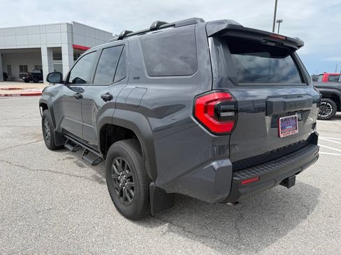 Used 2025 Toyota 4Runner SR5 AWD/4WD image 7