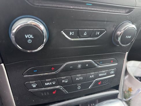 Used 2015 Ford Edge SEL w/ Equipment Group 201A image 23