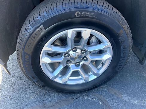 Used 2023 Chevrolet Silverado 1500 LT image 7