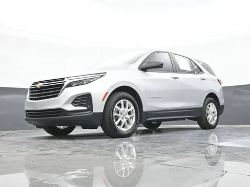 Used 2022 Chevrolet Equinox LS FWD image 57