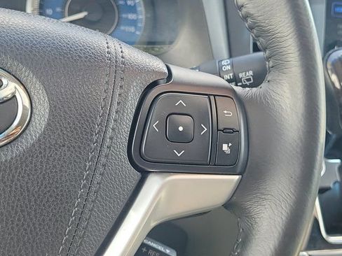 Used 2017 Toyota Sienna XLE w/ XLE Navigation Package AWD/4WD image 21