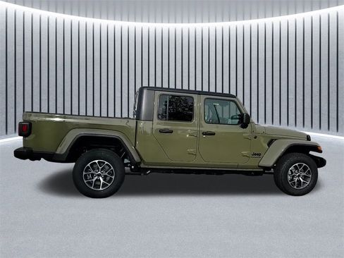 New 2026 Jeep Gladiator Sport image 2