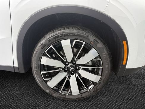 New 2025 Mitsubishi Outlander ES image 10