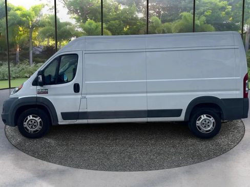 Used 2017 RAM ProMaster 2500 w/ Interior Convenience Group FWD image 8