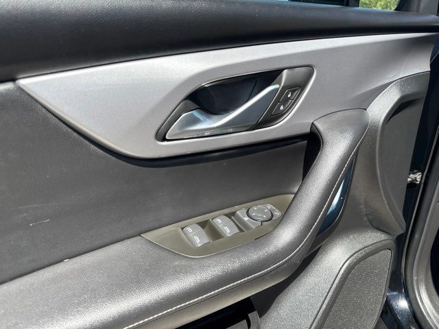 Used 2025 Chevrolet Blazer LT FWD image 15