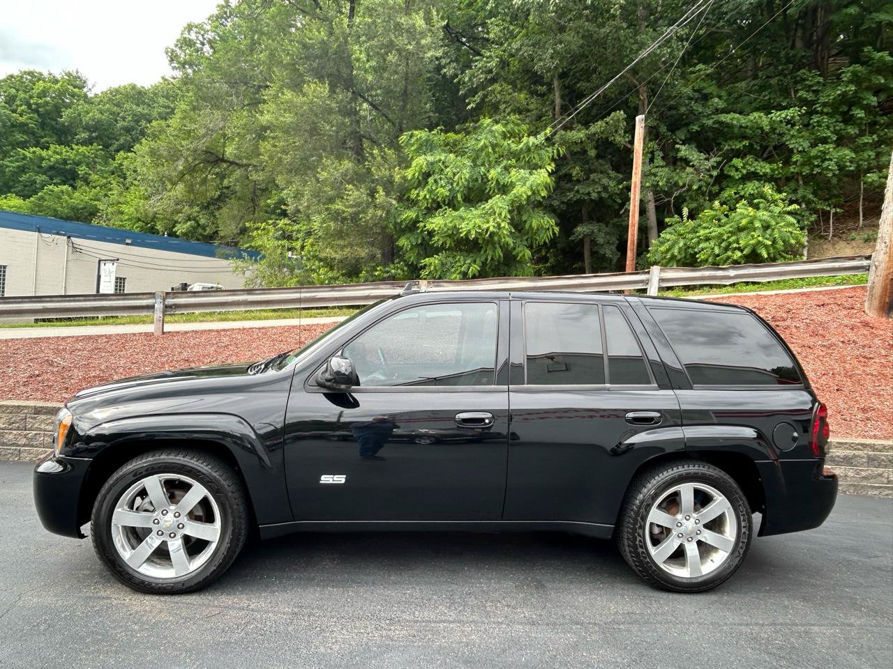Used 2006 Chevrolet TrailBlazer SS w/ SS Package AWD/4WD image 2