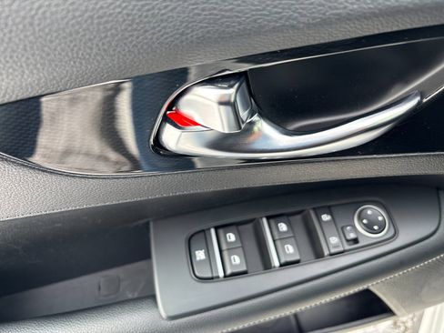 Used 2024 Kia Forte GT-Line image 12