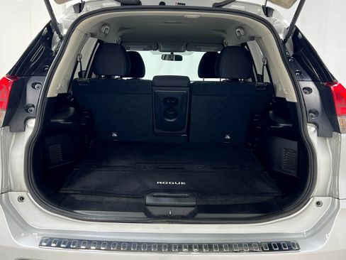 Used 2018 Nissan Rogue S AWD/4WD image 25