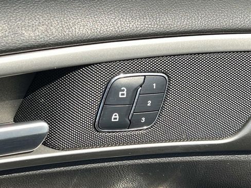 Used 2016 Ford Fusion SE w/ Equipment Group 202A FWD image 13