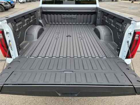New 2026 GMC Sierra 2500 Denali Ultimate AWD/4WD image 7