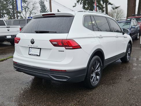 Used 2022 Volkswagen Tiguan SE image 5