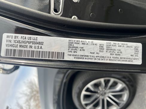 Used 2023 Jeep Grand Wagoneer Series III image 34