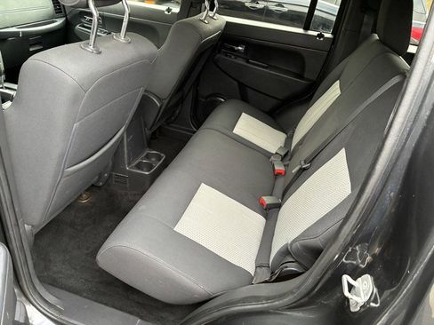 Used 2010 Jeep Liberty Sport w/ Popular Equipment Group image 12