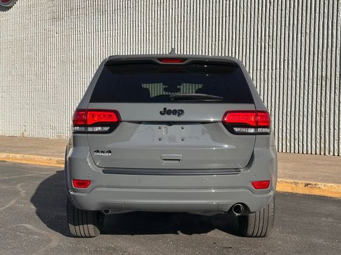 Used 2019 Jeep Grand Cherokee Altitude image 4
