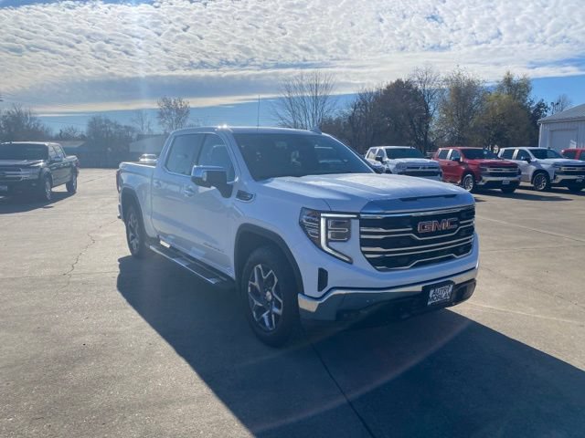 Used 2023 GMC Sierra 1500 SLT w/ SLT Premium Package AWD/4WD image 8