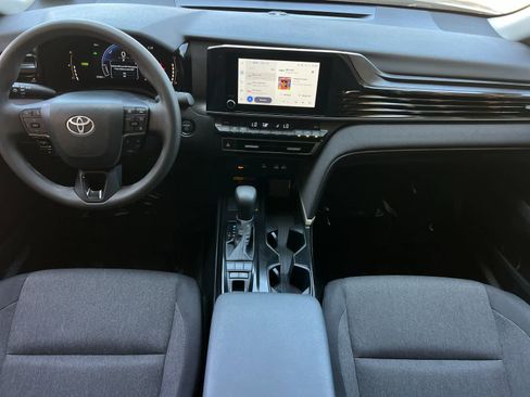 Used 2025 Toyota Camry LE FWD image 4