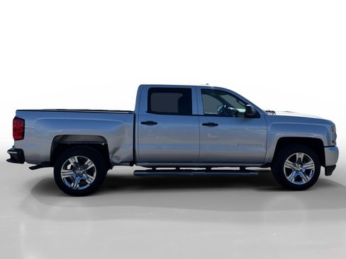 Used 2018 Chevrolet Silverado 1500 Custom w/ Custom Convenience Package RWD image 6