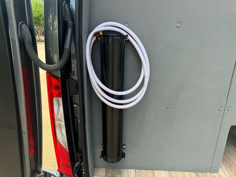 Used 2019 Mercedes-Benz Sprinter 2500 image 10