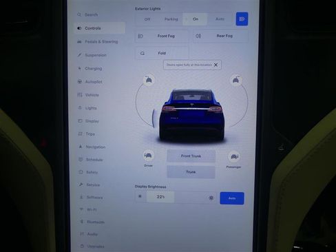 Used 2018 Tesla Model X 75D image 15