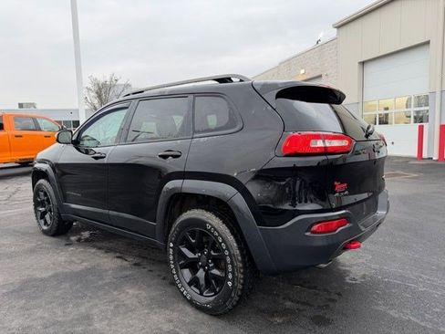 Used 2017 Jeep Cherokee Trailhawk w/ Cold Weather Group image 3