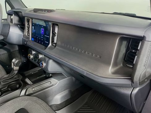 Used 2025 Ford Bronco 4-Door AWD/4WD image 28