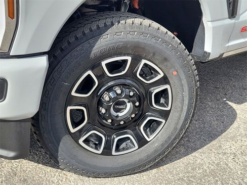 New 2026 Ford F250 Platinum image 18