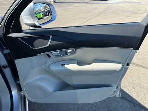 Used 2020 Volvo XC90 T6 Momentum image 23