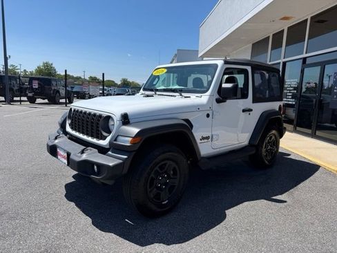 Used 2026 Jeep Wrangler Sport AWD/4WD image 10
