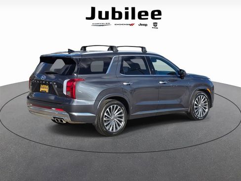 Used 2024 Hyundai Palisade Calligraphy image 5