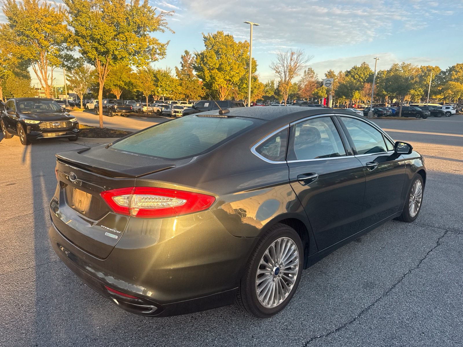 Used 2016 Ford Fusion Titanium FWD image 5