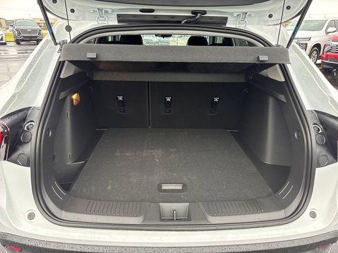 New 2026 Chevrolet Trax LT w/ LT Convenience Package FWD image 6