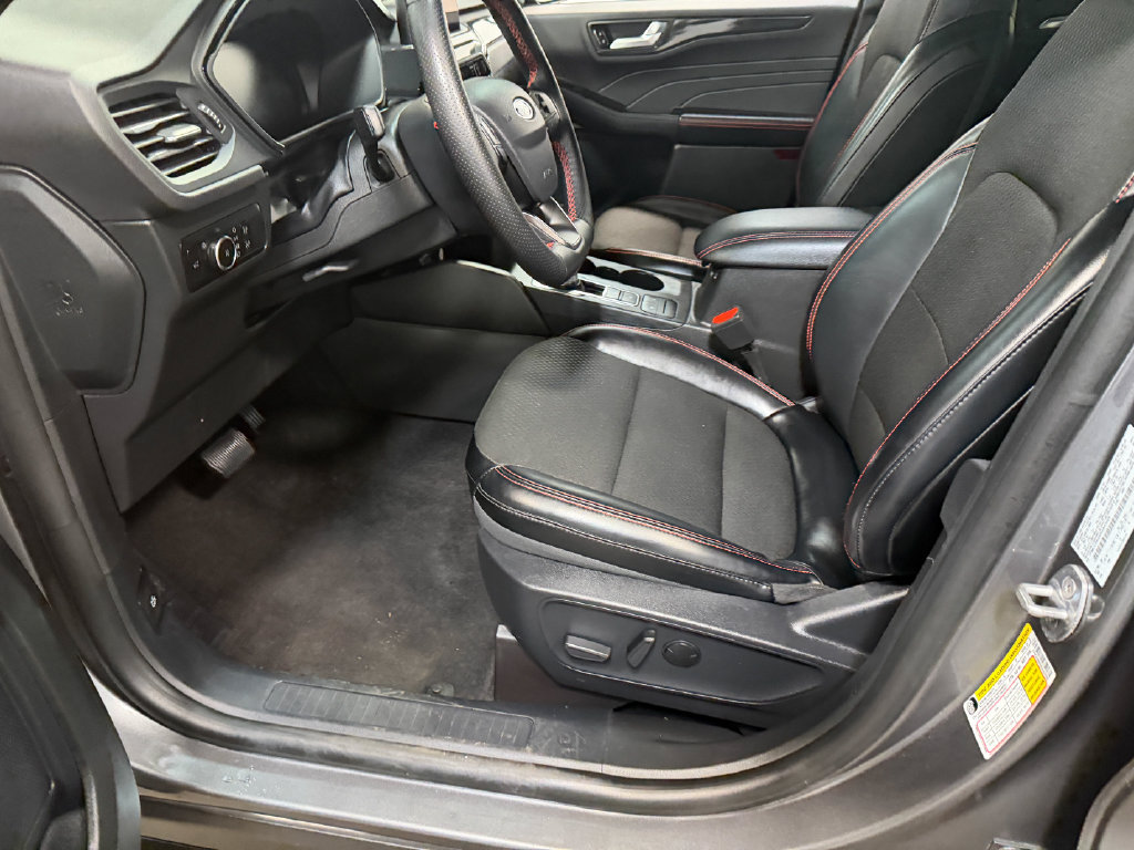 Used 2025 Ford Escape ST-Line Select AWD/4WD image 56