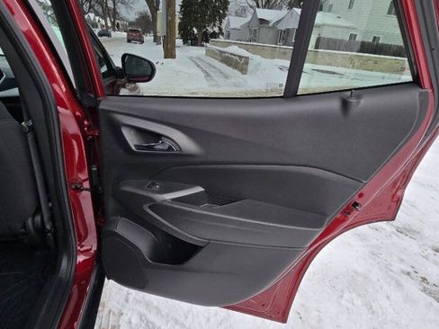 Used 2024 Chevrolet Trax LS w/ LS Convenience Package FWD image 20