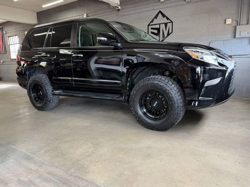 Used 2016 Lexus GX 460 image 4