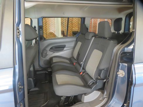 Used 2022 Ford Transit Connect XL FWD image 17