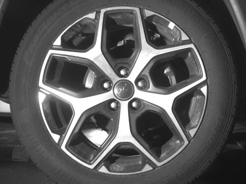 Used 2025 Jeep Compass Limited image 15