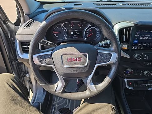 Used 2024 GMC Terrain SLE w/ GMC Pro Grade Package AWD/4WD image 17