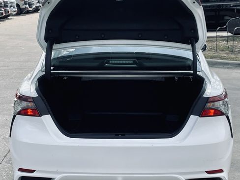 Used 2024 Toyota Camry SE image 23